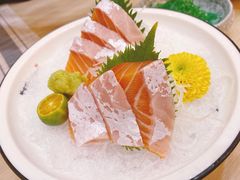 三文鱼刺身-元鹤日本料理