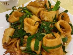 酱爆鱿鱼筒-双月饭店·20年老字号(新村店)