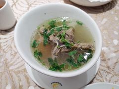 清炖羊肉汤-新粤新疆菜清真餐厅(拱北店)