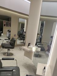 -Mentor Hair Salon