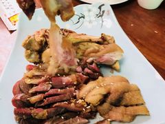 -川流不息·地道川菜·小龙虾(松东路店)