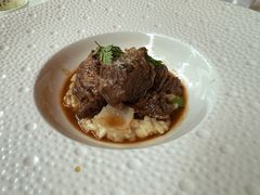 慢炖安格斯牛肉配意式烩饭-福楼法餐厅FLO