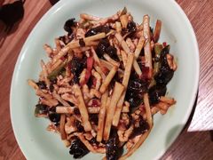 鱼香肉丝-弄堂里·寻味杭州(湖滨银泰in77C区店)