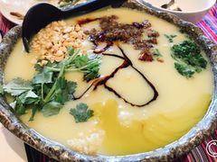 -香巴拉云南餐厅(华莱坞店)