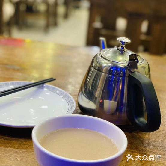 赛娜奶茶馆(英金路店)