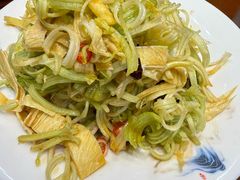 生拌马家沟芹菜-荣鹏风味烀饼总店