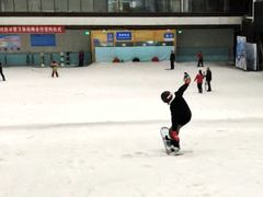-乔波室内滑雪场