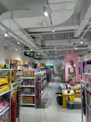 -嗨本可潮玩仓(大兴大悦春风里店)