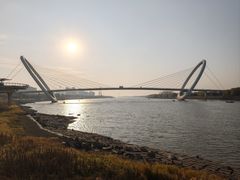 -南京眼步行桥