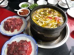 -南渝食府.墨脱石锅松茸鸡