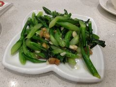 猪油渣炒芥兰-香港新发烧腊茶餐厅(水围店)