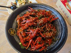 -肥肥虾庄·金牌油焖大虾(汉街SKP店)