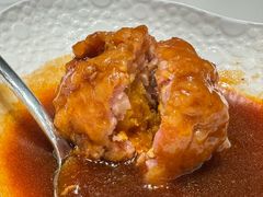 鸭蛋黄狮子头-梅飞酒家(名辉豪庭店)