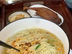 -百年老字号·观振兴蟹黄面·三虾面·苏式面(观前街富仁坊巷店)