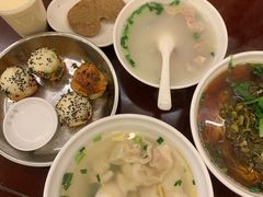 本帮肚肺汤-三两春(浦三路店)