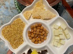 -哈啾嗨·新概念蒙餐(红星新城店)