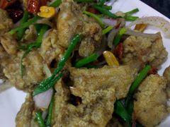 -虾弄弄海派小龙虾·牛羊蝎子火锅