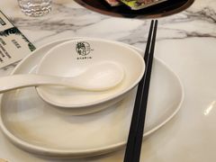 餐具摆设-樾餐厅泰式海鲜火锅(民歌湖店)