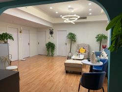 -萱草产后康复催乳中心(江宁万达店)