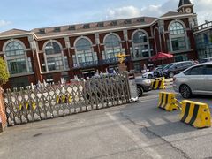 -房地产交易中心-停车场