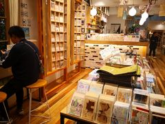 -猫的天空之城概念书店(束河店)
