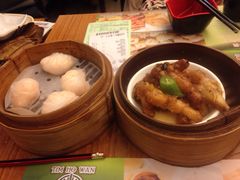 豉汁蒸凤爪和虾饺-添好运点心专门店(深水埗店)