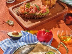 -池畔烧烤自助·海鲜·M秀演出(美高梅度假酒店)