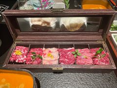-左庭右院鲜牛肉火锅黑金店(陆家嘴中心店)
