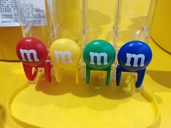 -m豆巧克力世界(上海世茂广场店)