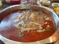 -黄利砖万峰林布依特色酸笋牛肉馆