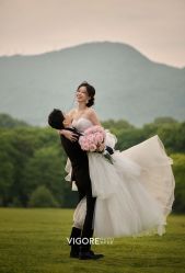 -雪中彩影婚纱摄影·微光艺术中心