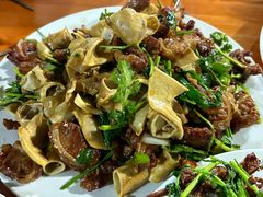 -超越海鲜屋(飞龙物业店)