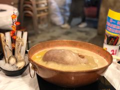 -鲜入围煮花胶鸡海鲜火锅