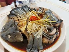 清蒸稀鳞鲑-煲来饱去冷水鱼