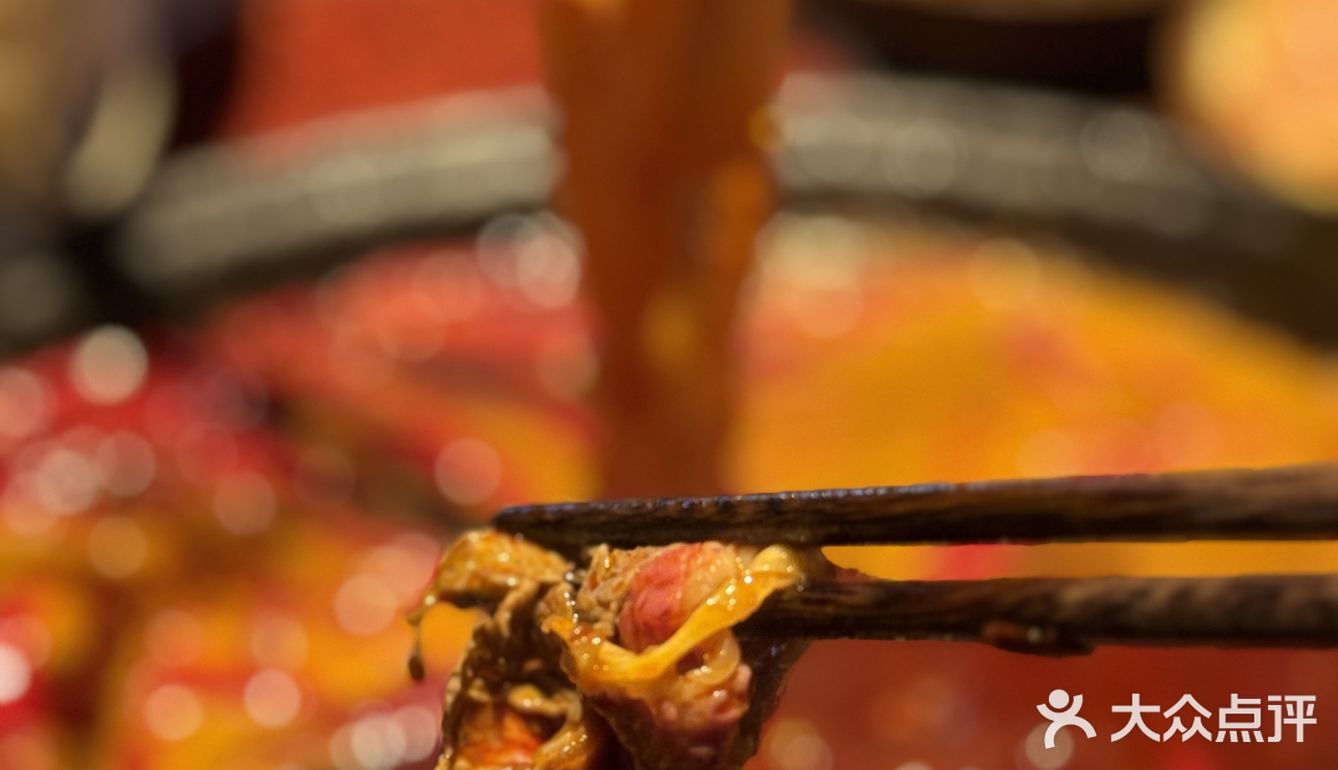 乡当俏老火锅是我最喜欢的火锅店之一。环境优雅，氛围温馨