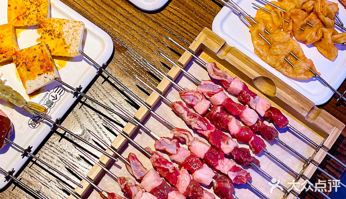 魔都超赞夜宵三个蒙古大叔烤羊肉串