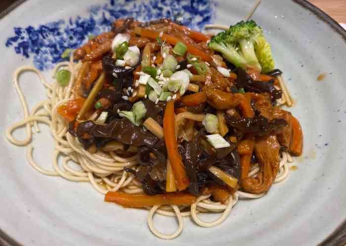 八道拌·百年干挑面(紫荆天街店)-"[薄荷]环境: 在天街地下一层,位置