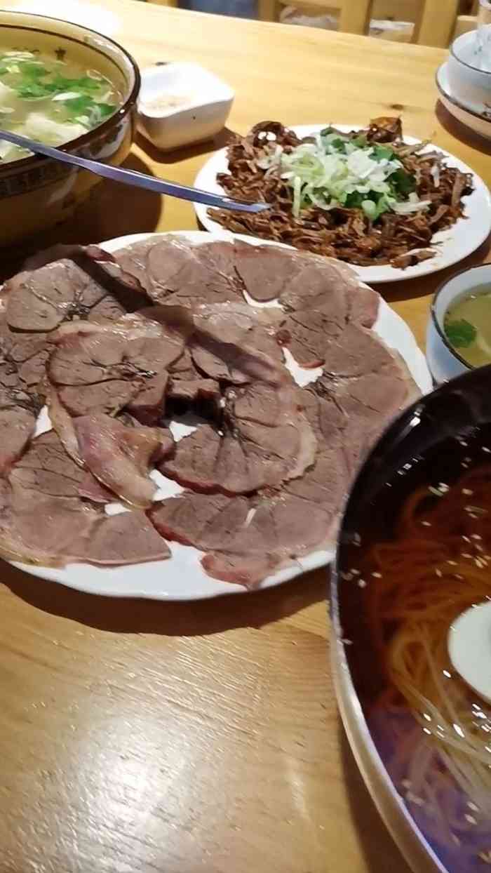 梅花狗肉馆(长乐路店)-"他家的狗肉和别家的绝对不一样,尤其是狗肉.