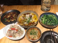 -十三式重庆江湖菜(金茂览秀城店)