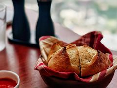 餐前面包-上海柏悦酒店·世纪100牛排馆