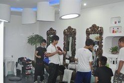 -飞雨言美容美发