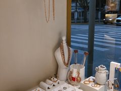 -LADY FAFA(巨鹿路陕西南路路口店)