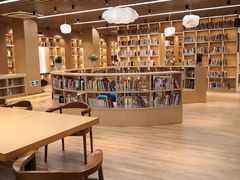 -漕河泾街道图书馆(漕河泾社区文化活动中心店)