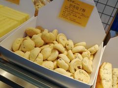 -鲍师傅糕点(江苏路店)