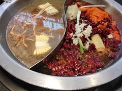 -沸炉重庆老火锅(军事博物馆店)
