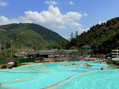 -十万大山布透温泉