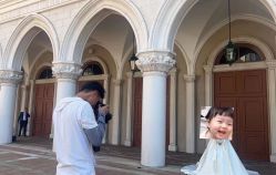 -现代经典婚纱摄影