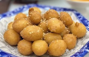 Honey-glazed Roll
