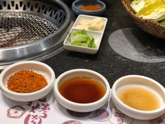 -草家酱蟹炭火烤肉店(珲春南路一店)