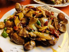 -洞庭洲·防空洞火锅·烧烤·铜锅涮肉(新百广场店)